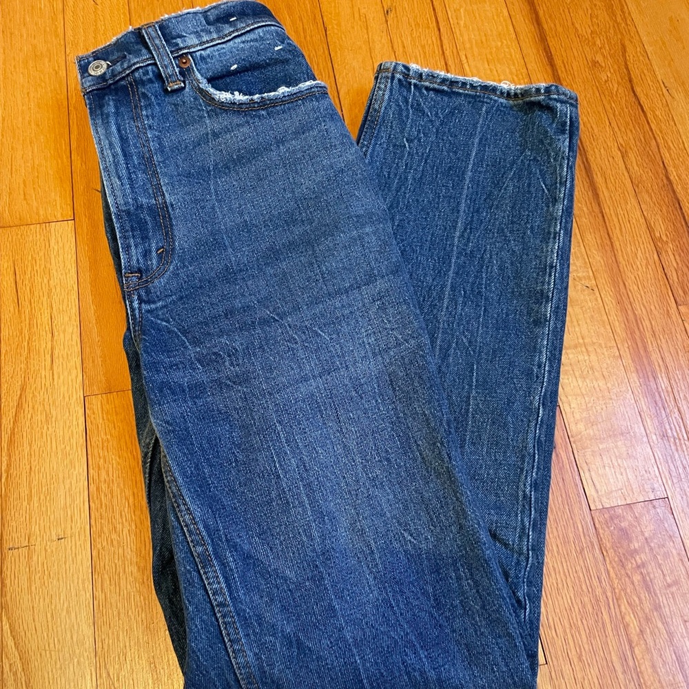 Abercrombie & Fitch 90’s Straight Ultra High Rise Jeans